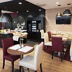 Campanile - Stare 3* فروتسواف