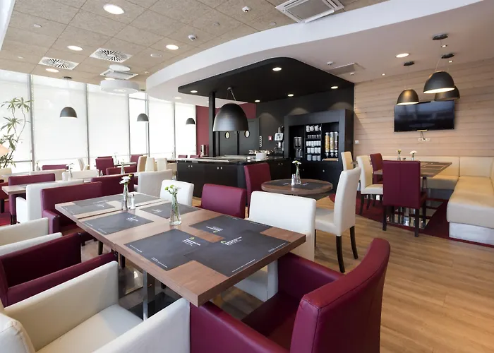 钟楼弗罗茨瓦夫 - 旧市街酒店 酒店