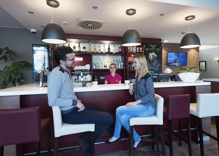 钟楼弗罗茨瓦夫 - 旧市街酒店 3*