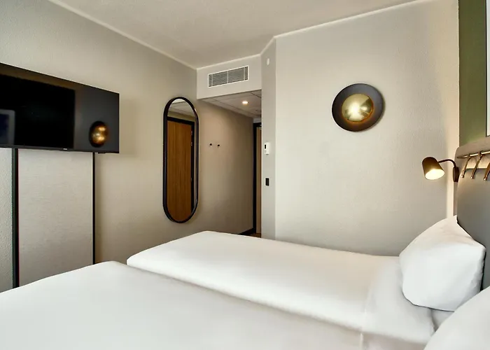 钟楼弗罗茨瓦夫 - 旧市街酒店 酒店