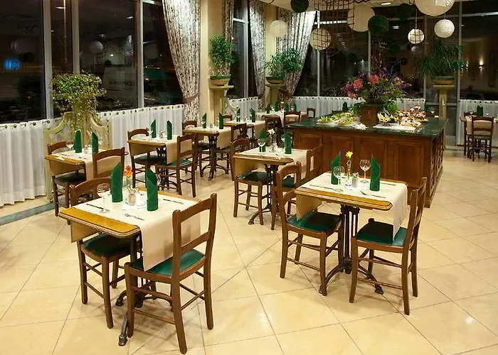 钟楼弗罗茨瓦夫 - 旧市街酒店