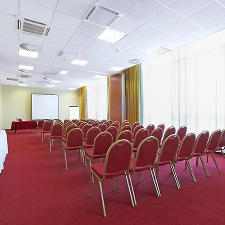 Hotel Campanile Prime - Stare