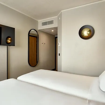 Campanile - Stare Готель