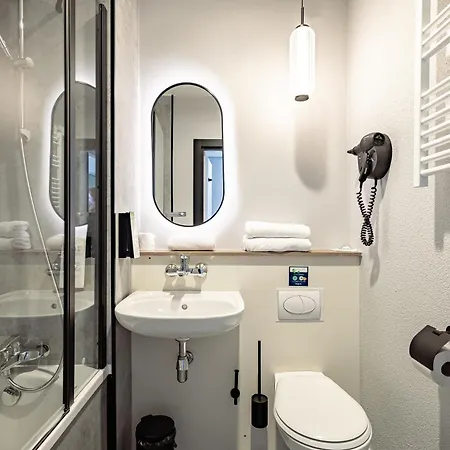 Campanile Prime - Stare 3* فروتسواف