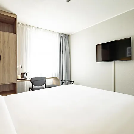 Campanile Prime - Stare 3* فروتسواف