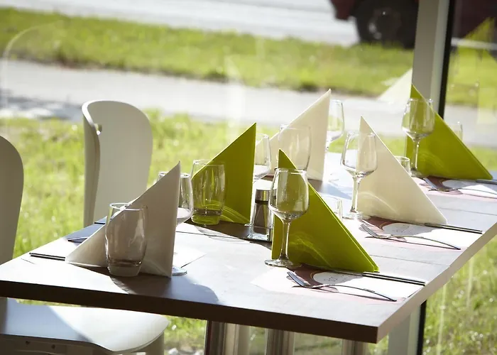 Готель Campanile - Stare 3*